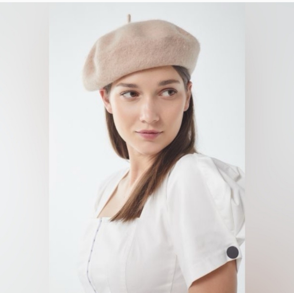 BN Urban Outfitters 100% wool beige tan beret